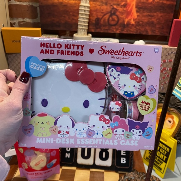 Hello kitty bundle - Picture 9 of 13